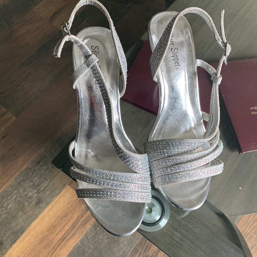 Silver heels 👠